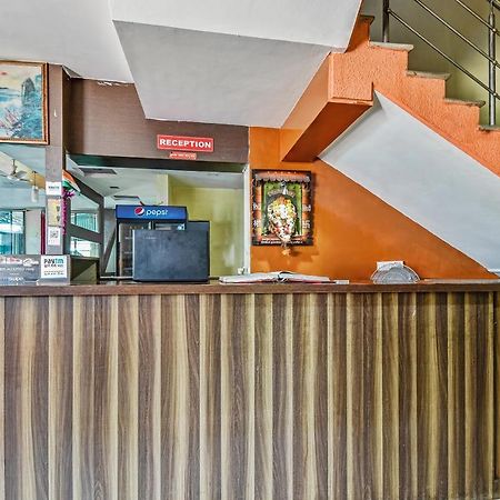 Oyo Hotel Samarth Lodge Solapur Buitenkant foto