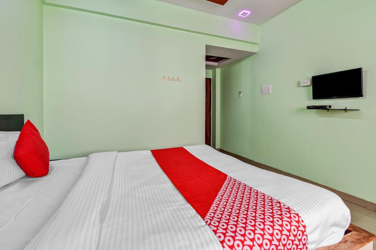 Oyo Hotel Samarth Lodge Solapur Buitenkant foto