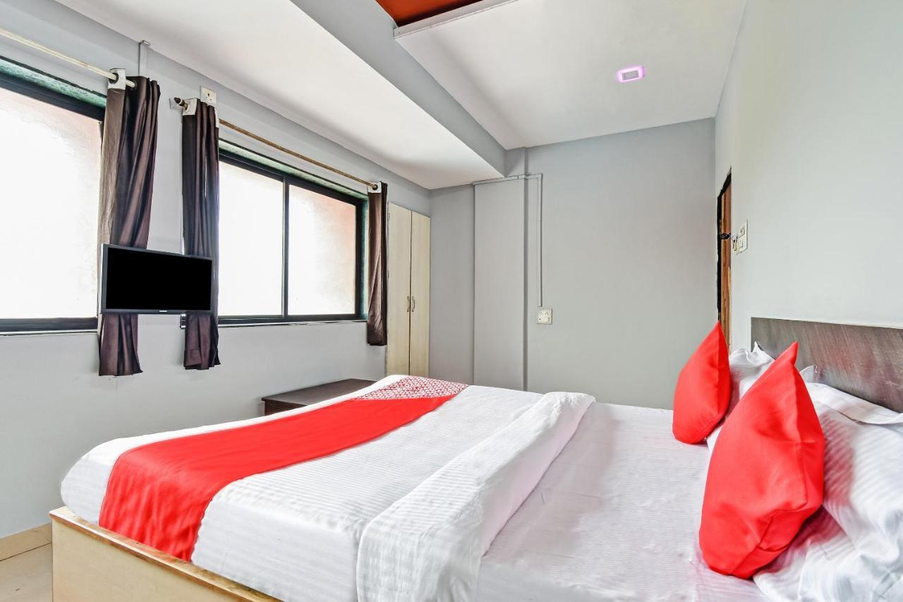 Oyo Hotel Samarth Lodge Solapur Buitenkant foto