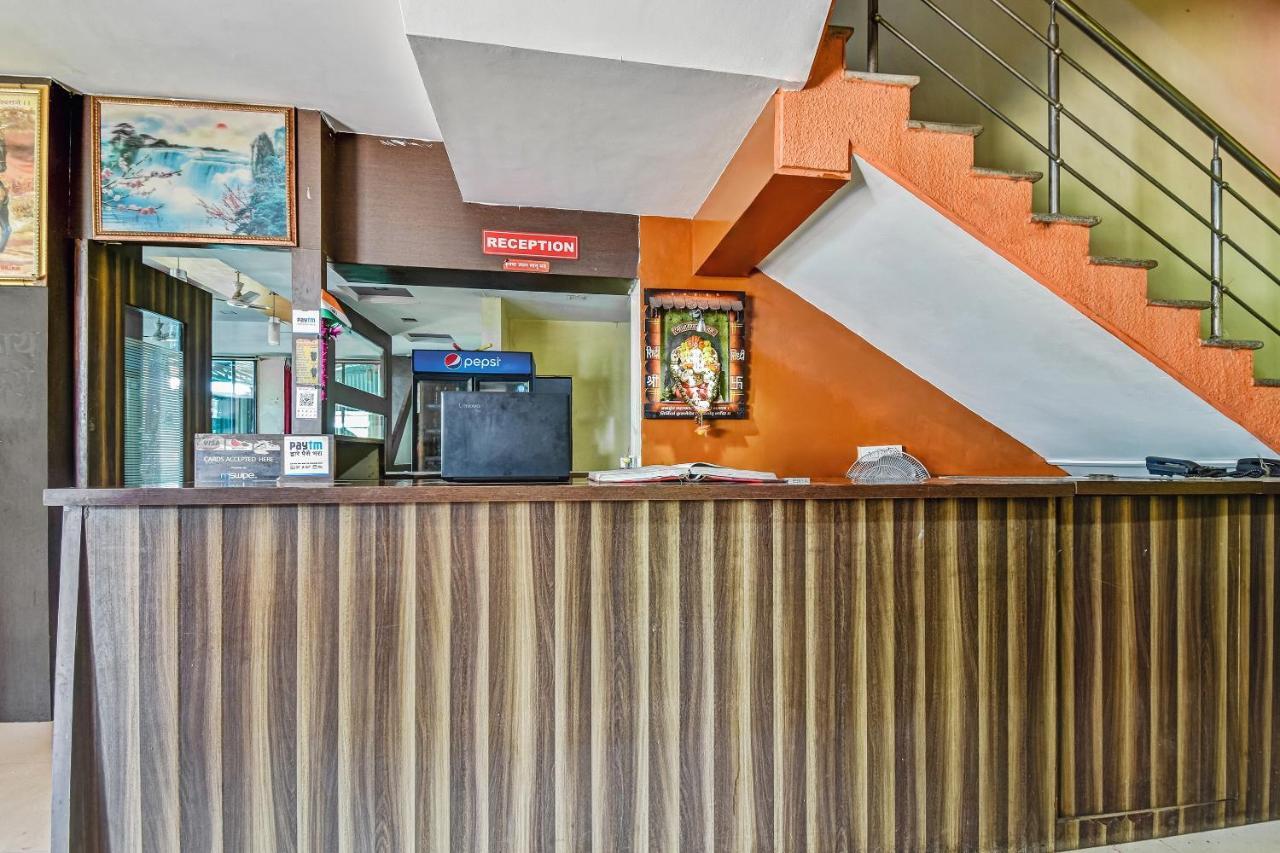 Oyo Hotel Samarth Lodge Solapur Buitenkant foto