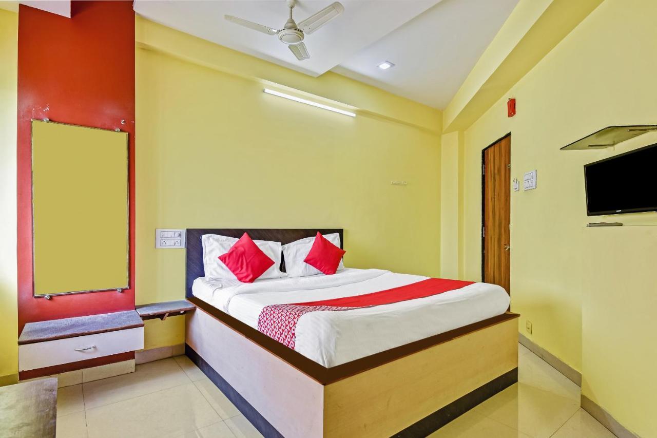 Oyo Hotel Samarth Lodge Solapur Buitenkant foto